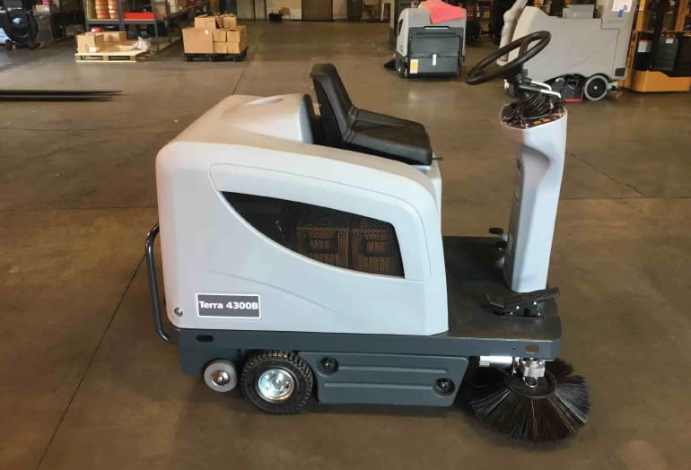 Nilfisk Advance Terra 4300B Floor Sweeper
