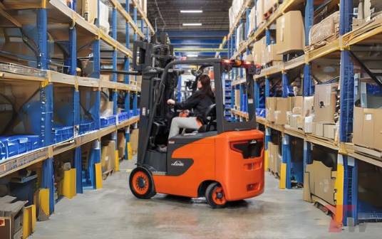 Linde 1347 Electric Counterbalance Forklift