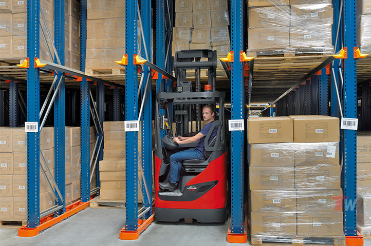 Linde 1120 Electric Reach Truck
